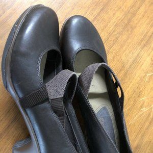 Merrell brown Leather comfort Shoes 8 1/2